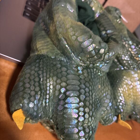 New Boys DINOSAUR Slippers Size Large Comfy Lounge Soft  Size 2-3 - Picture 2 of 7